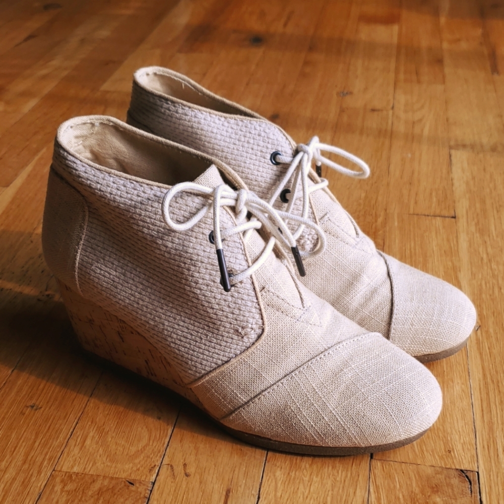TOMS Kala Desert Wedge in Neutral/Cream Woven Upper with Cork Wedge, sz 8.5